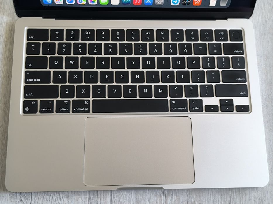 MacBook Air M2 16/256GB