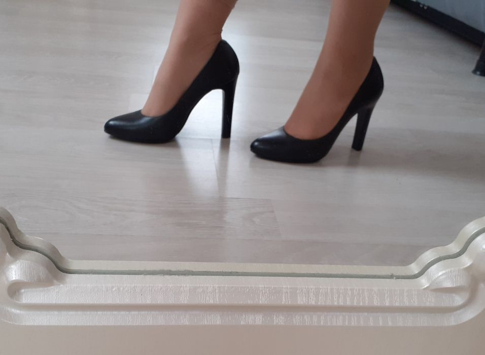 Продам женские туфли