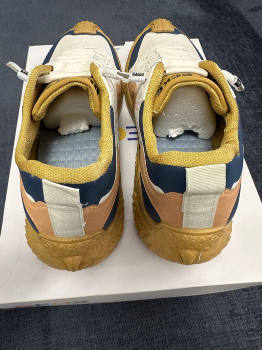 Чисто нови маратонки