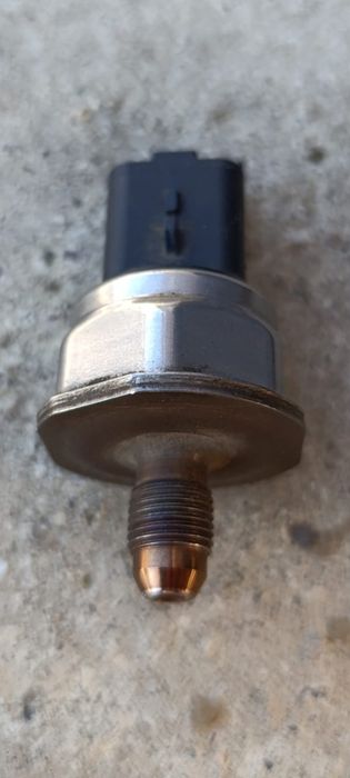 Senzor combustibil Dacia Duster 1.2 benzina