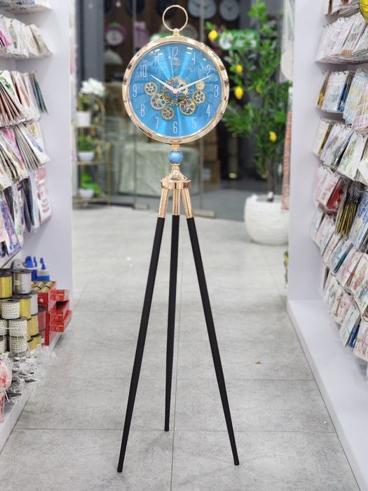 Напольные часы 3 ножки скидку