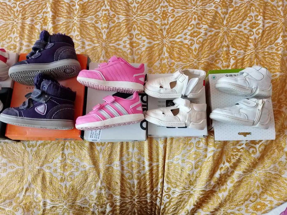 Обувки- маратонки,боти,ботуши,буйни,пантофи от 18 до 25 номер