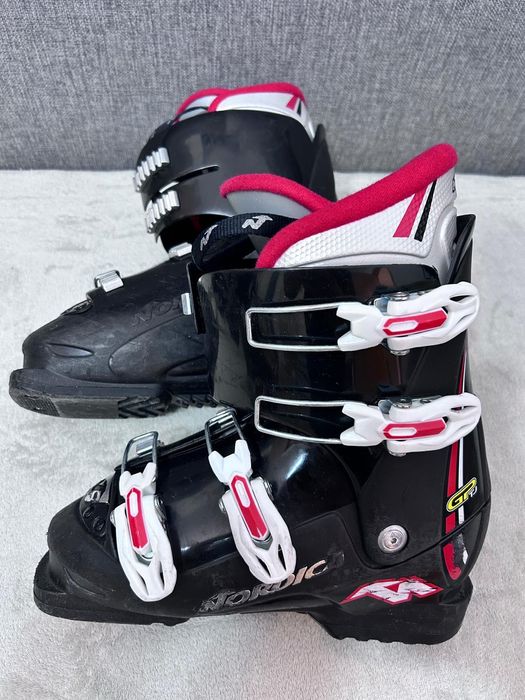 Clapari schi copii 24-24.5 Nordica