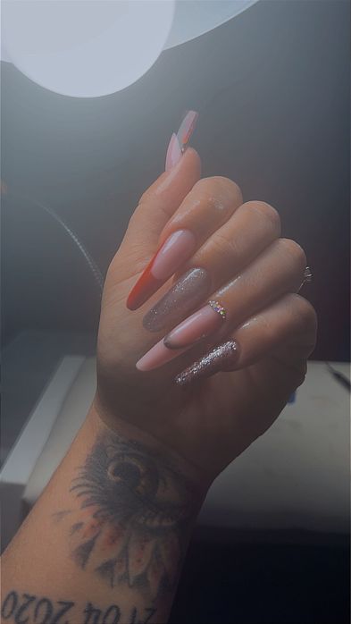 Unghii cu gel LUMINA