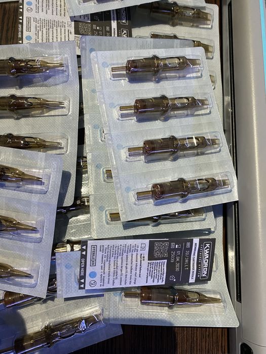 Se vinde masina de tatuat Cheyenne Hawk Thunder Black + Accesorii