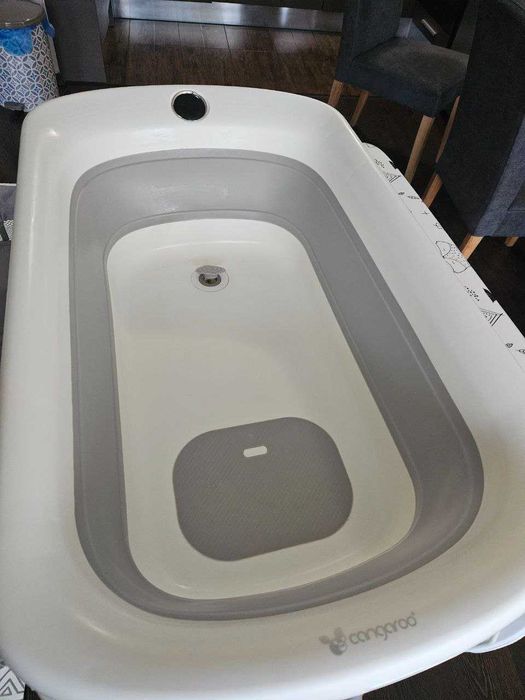 Бебешка вана със стойка и повивалник 2в1