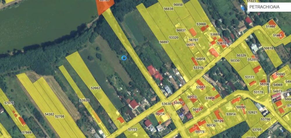 Vând 14.000mp 20 €/mp Petrăchioaia Lac pe o parte, drum pe cealaltă