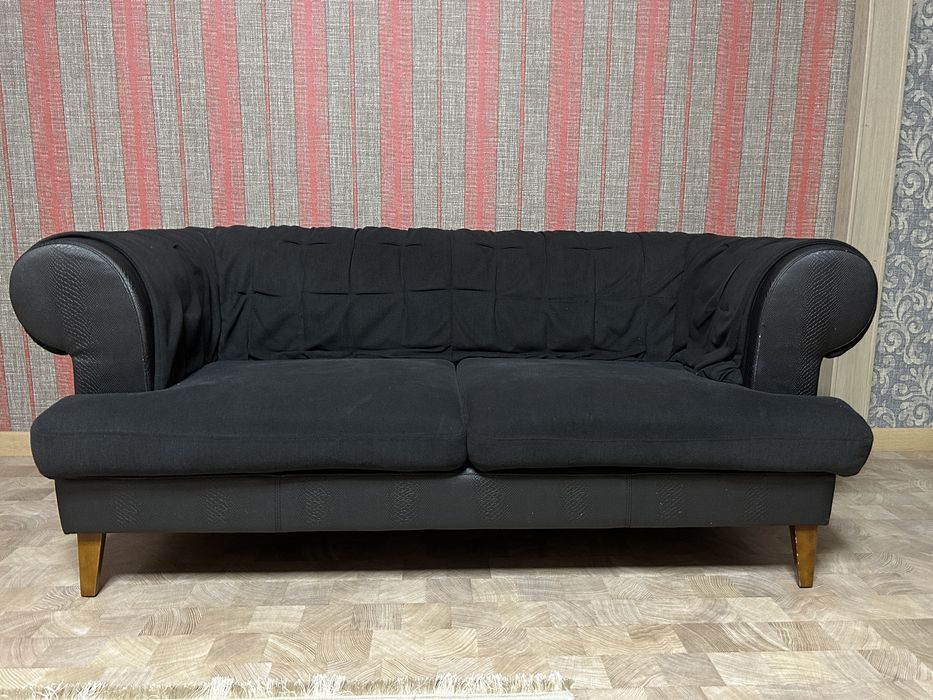 Продаю Черный диван