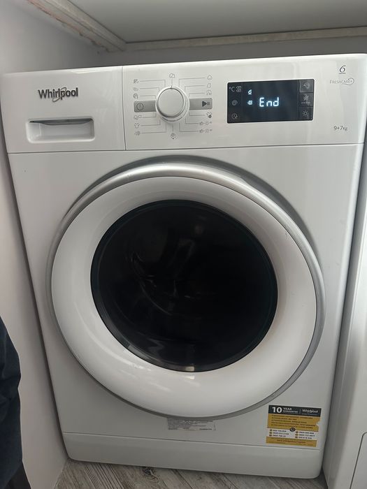 Пералня със сушилня Whirpool