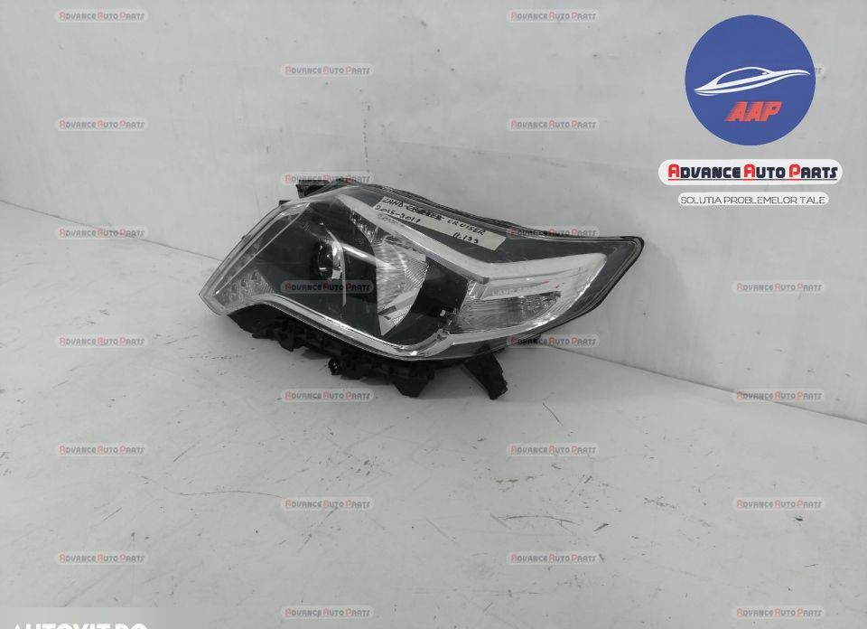 Ляв фар с халогенен и LED светлини оригинален Toyota Land Cruiser / То