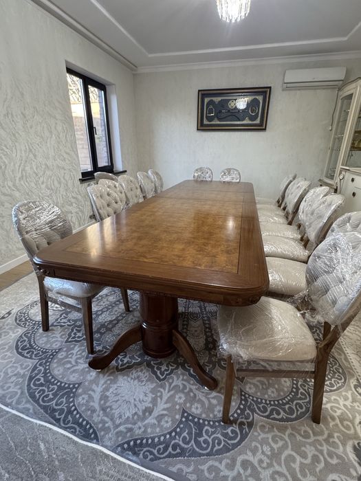 Стол для гостиной