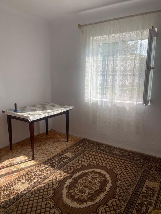 Casa decomandata si spatioasa