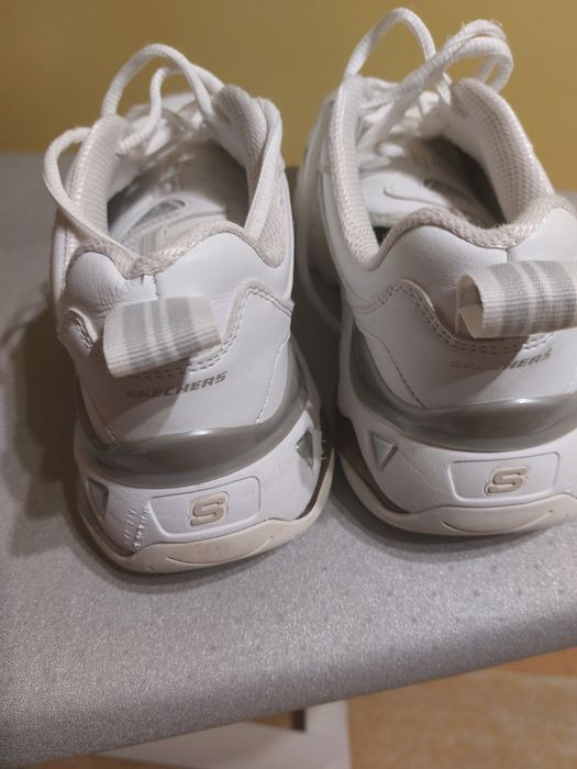 Adidasi Skecers 38,5