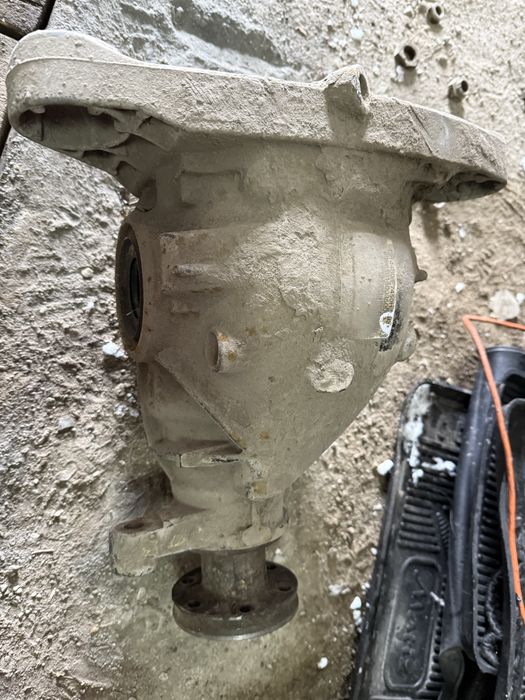 Продам редуктор BMW