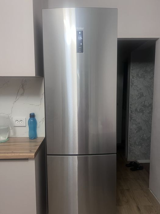 Продается холодильник Haier
