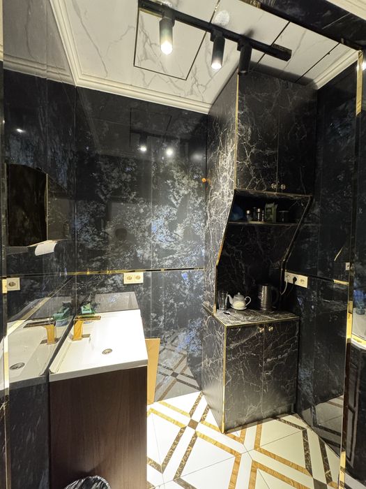 Novza uztelecom yaqinida ofis sotiladi srochna