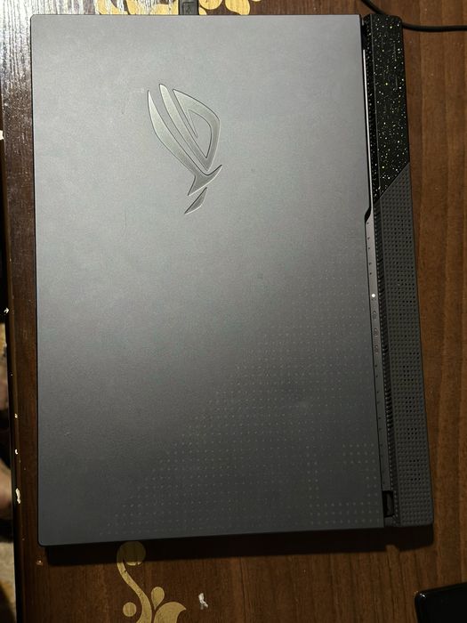 Asus ROG STRIX yaxshi holatda
