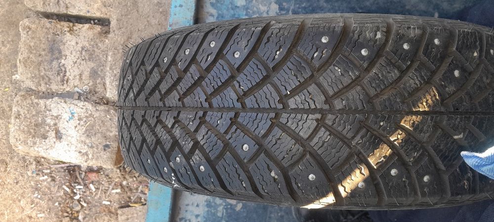 Покрышки зимние шипованные
