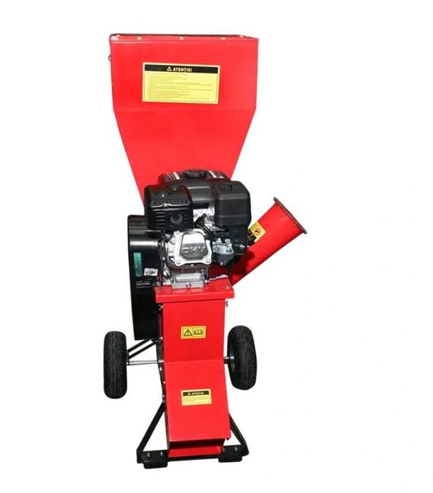 Tocator crengi prin angrenare motor benzina 6.5 CP utilaj nou