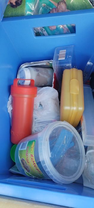 Продавам неща за риболов, куки, примамки и др