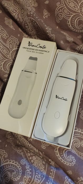 Facial skin Scrubber