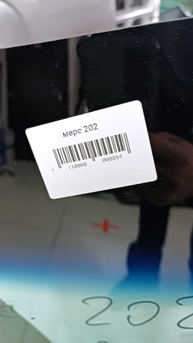 Продам стекло Мерседес 202