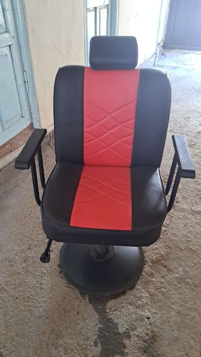 Kreslo sotiladi.