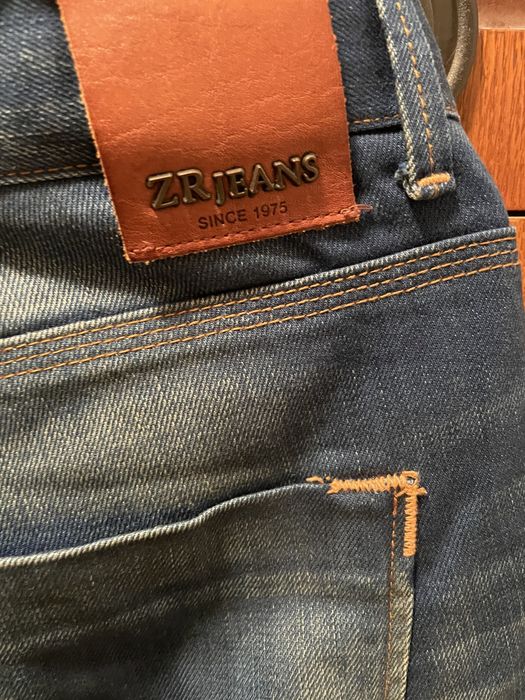 Blugi Zara purtati ca noi marimeA M 32/42 stare impecabila