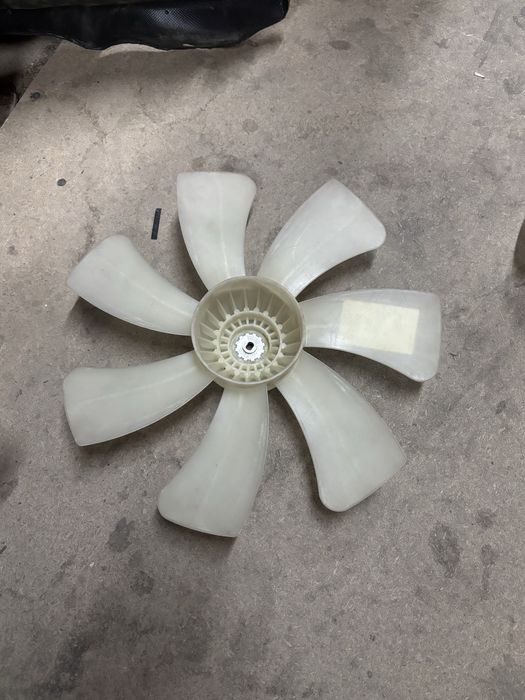 Крыльчатка лопасть  лексус рх 330