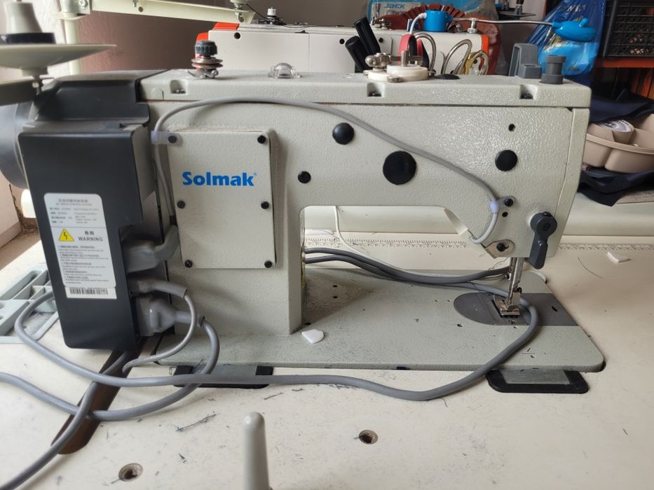 Продаю швейную машину