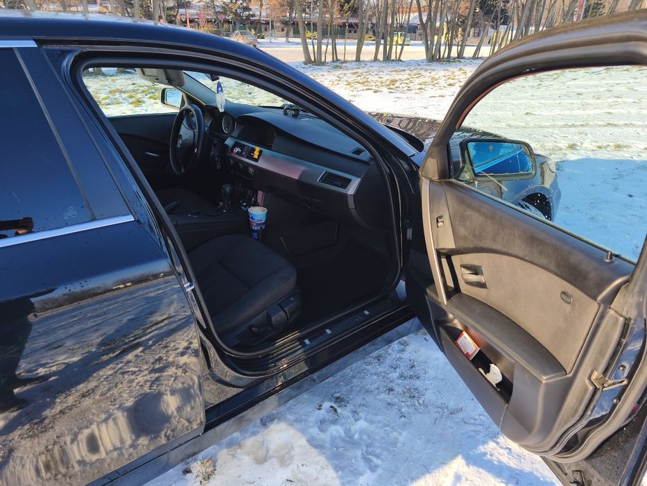 Vand Bmw e 60   an fabricație 2006 automat