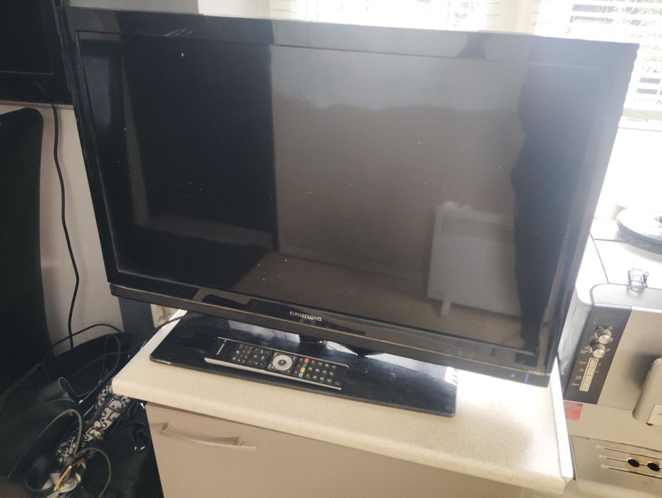 Телевизор GRUNDING 32 smart