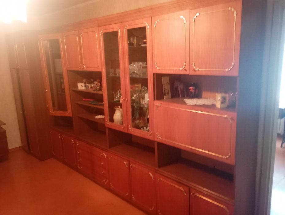 Продам мебельную стенку