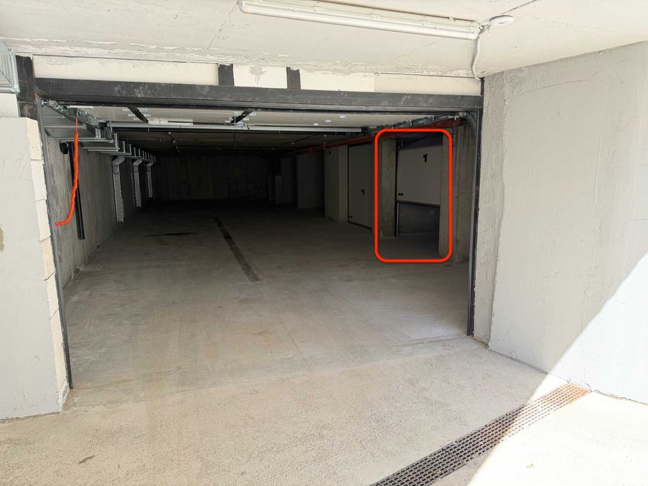 Подземен двоен гараж с ток и електромер (паркиране един зад друг)