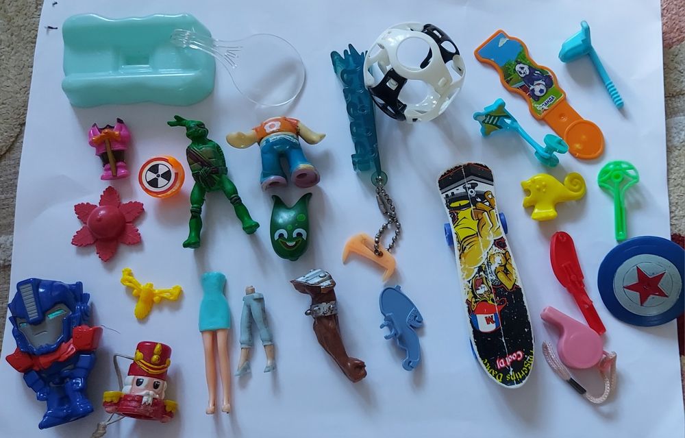 Киндер игрушки разные