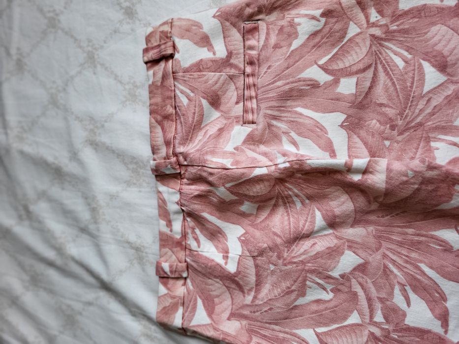 Продам джинсы Mango