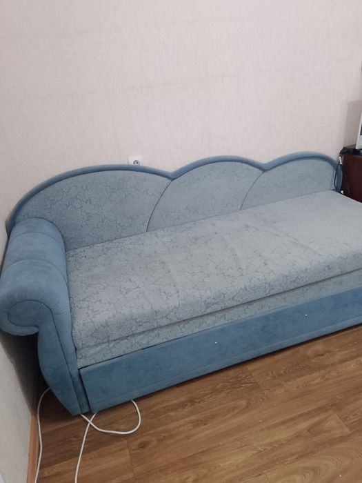 Диван в хорошем состоянии