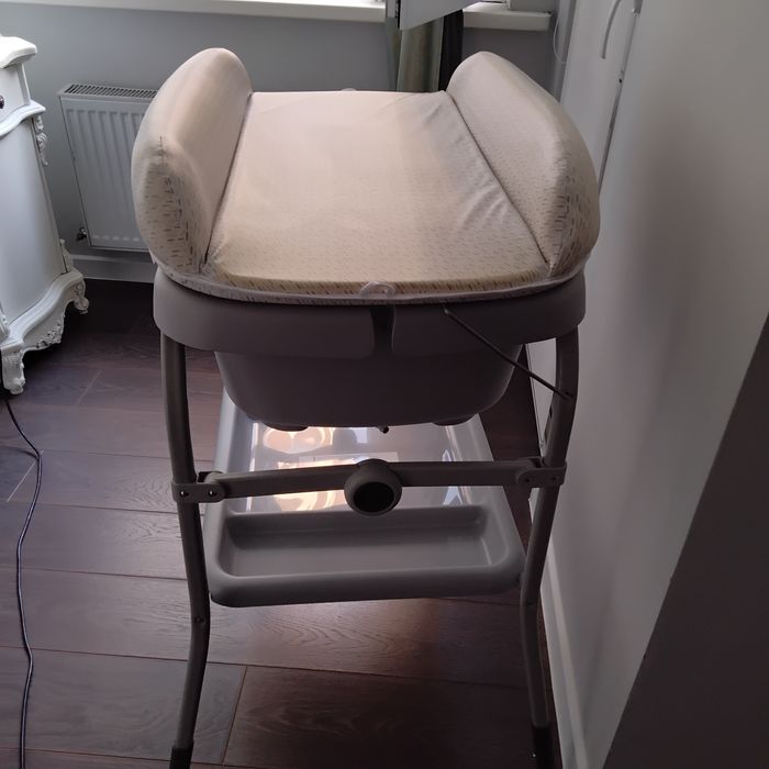 Столик для пеленания + ванночка Chicco