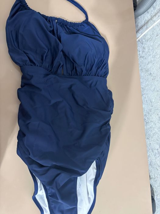 Продам купальник слитный новый