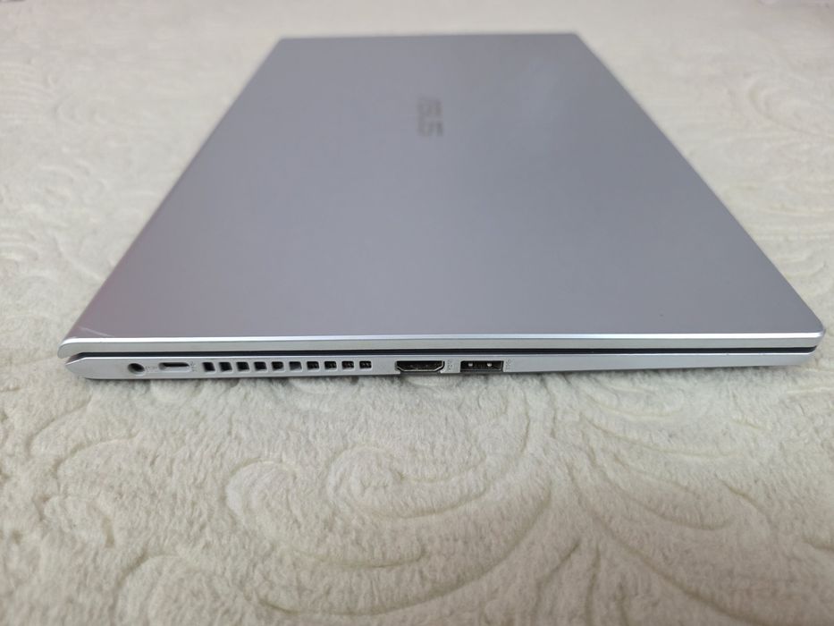 Vand Laptop ASUS VivoBook X515EA, stare foarte buna, functionare 100%.