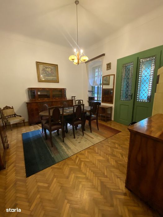 Sediu profesional ultracentral + mansardă | parcare | 218 mp