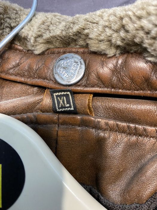 Кожено яке със сваляша се яка