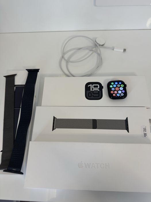 Apple Watch Series 10 – 46mm GPS (Jet Black) + Milanese Loop