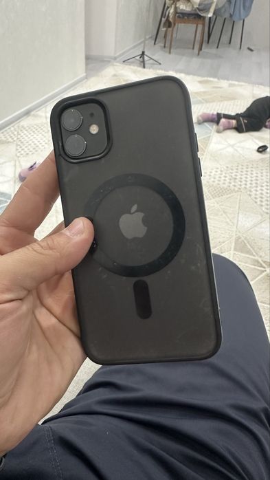 Продам Iphone 11