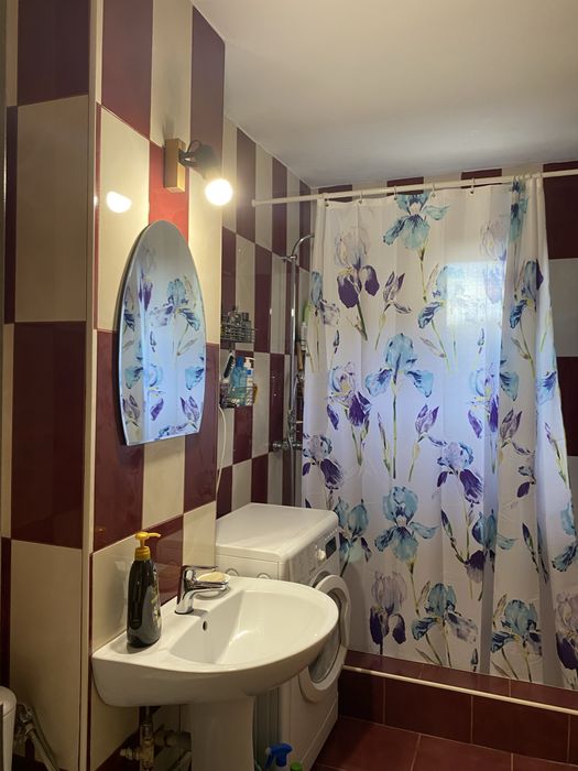 Apartament cu 2 camere, etaj 2, complet mobilat si utilat, cu 2 locuri de parcare