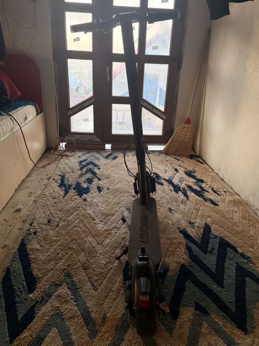 2 trotinete electrice