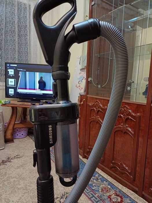 Пылесос Samsung.