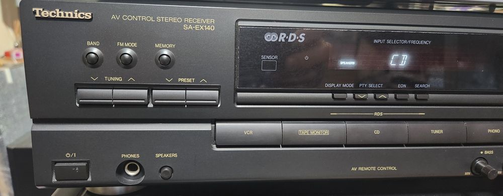 Receiver Technics  cu telecomandă