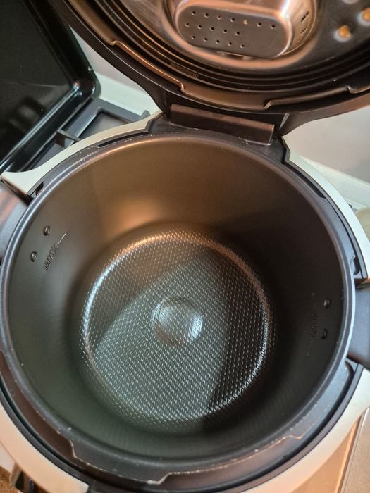 Multicooker inteligent cu gătire sub presiune Tefal Cook4me Touch CY912831 cu conexiune WiFi