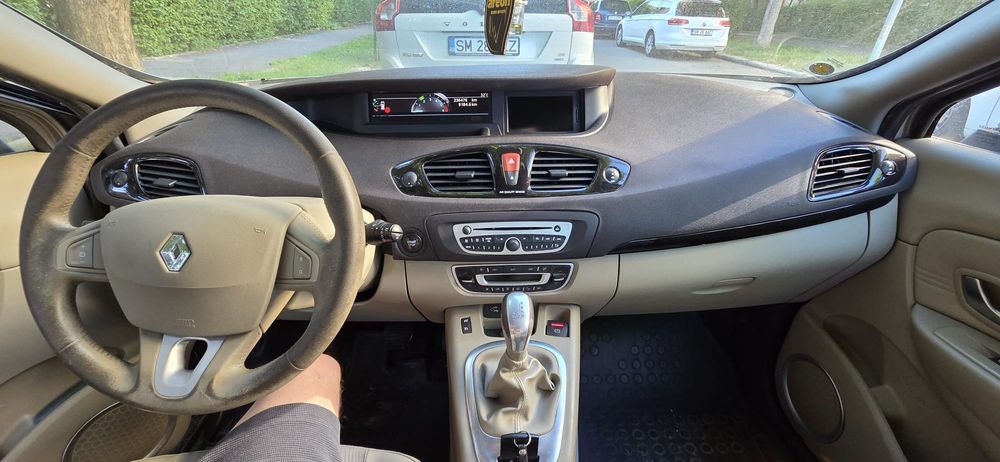 Vând Renault scenic